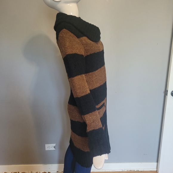Le Chateau Long Zip Striped Sweater, BNWT, Size M - Picture 4 of 9